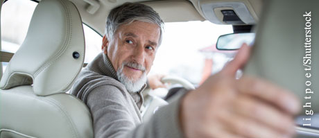  Ältere Verkehrsteilnehmer tun gut daran, ihre Fahrtauglichkeit regelmäßig prüfen zu lassen.