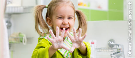  Gerade Kinder sollten früh auf Hygienemaßnahmen wie Händewaschen eingestellt werden.